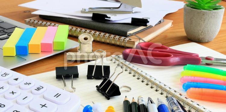 いろいろな事務用品　筆記用具 事務用品,文房具,筆記用具の写真素材