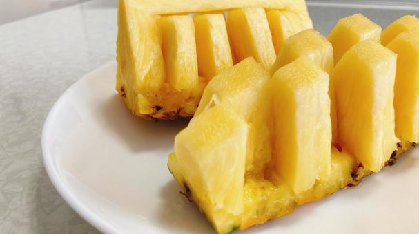 Juicy pineapple, JPG Juicy pineapple, pineapple, pine, cut, JPG