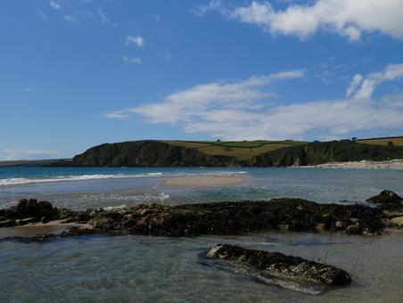 イギリスの浜辺と岩 イギリスの浜辺と岩の写真