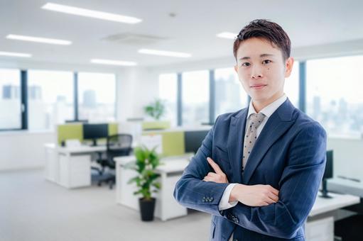 腕組みするビジネスマン ビジネスマン,日本人,中国人の写真素材