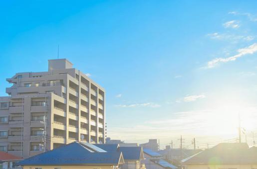 朝の街の風景　 朝,街,屋根の写真素材