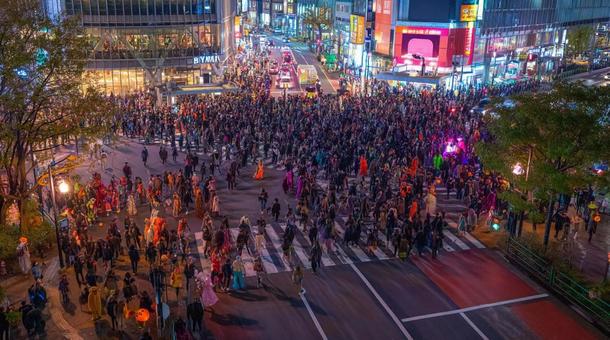 渋谷 ハロウィンを楽しむ若者達 渋谷 ハロウィンを楽しむ若者達の写真