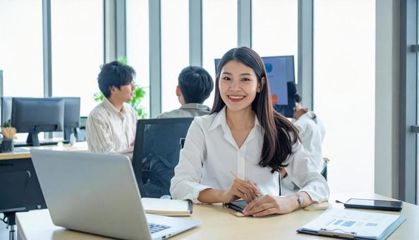 ビジネスセッションを行うビジネスパーソン ビジネスセッションを行うビジネスパーソンの写真