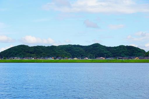 遠賀川と日の峯山 遠賀川と日の峯山 遠賀川,川,河川の写真素材