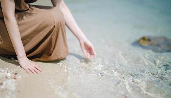 波打ち際 彼女 デート 夏 海 思い出 波打ち際 彼女 デート 夏 海 思い出の写真