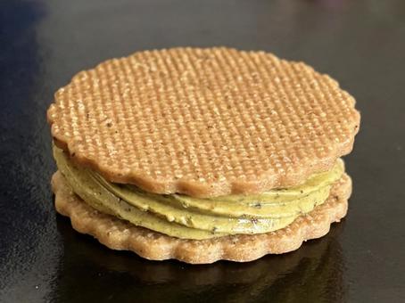 ピスタチオのバターサンド ピスタチオのバターサンド バターサンド,ピスタチオ,クッキーサンドの写真素材