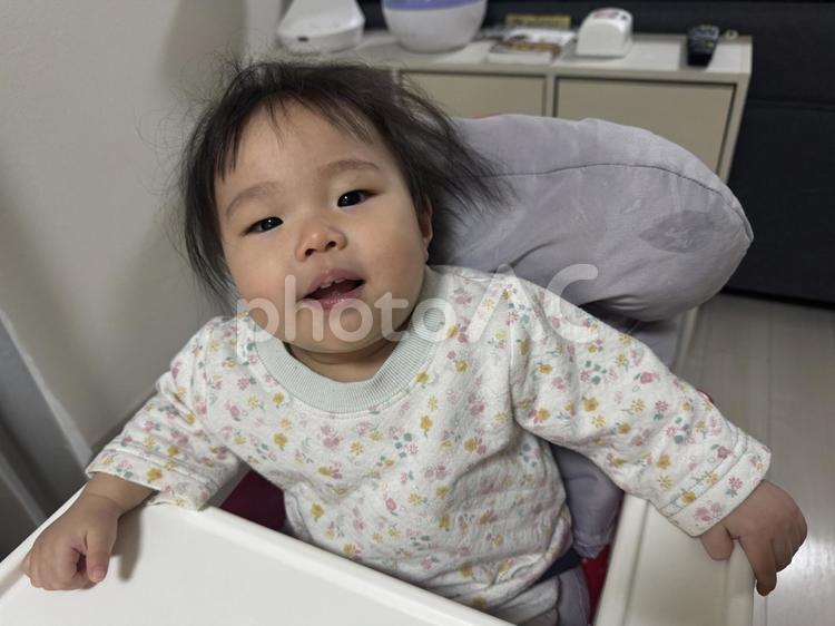 椅子に座る赤ちゃんのイメージ 赤ちゃん,子供,妊活の写真素材