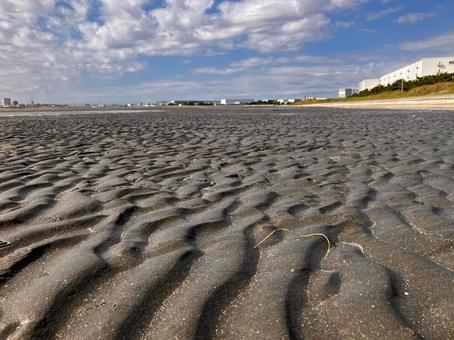 ふなばし三番瀬海浜公園４ 海浜公園,干潟,秋空の写真素材