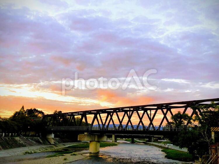 橋と夕焼け 夕焼け,橋,旅の写真素材