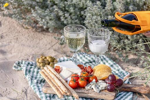 グラスに注がれるシャンパン シャンパン,注ぐ,飲み物の写真素材