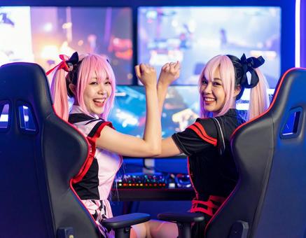 2人で勝利!ゲーマー・ツインテピンクさん 2人で勝利!ゲーマー・ツインテピンクさんの写真
