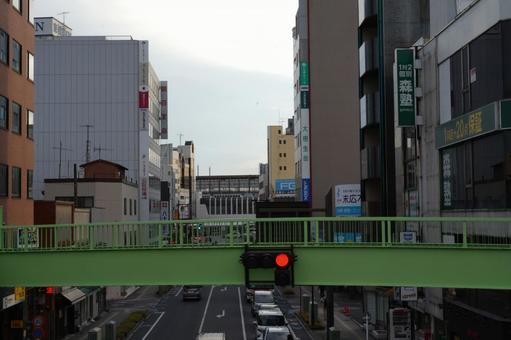 熊谷駅前歩道橋の信号 風景,商店街,町並みの写真素材