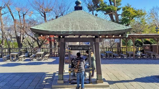 坂東33観音 04番 長谷寺 観音堂香炉 坂東33観音 04番 長谷寺 観音堂香炉 長谷寺,海光山,慈照院の写真素材