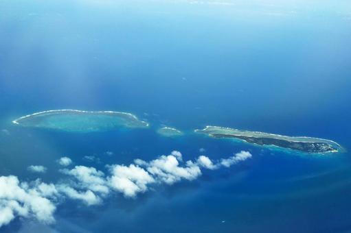 航空機から望む神の島　久高島 沖縄,久高島,島の写真素材