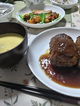 ハンバーグ　家庭料理　夕食 家庭料理,ハンバーグ,夕食の写真素材