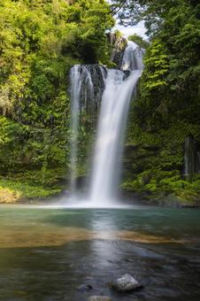 Photo, rousing of the gods (e.g. by singing songs from a temple), amase three waterfalls, headwaters in mt. mannen, 
