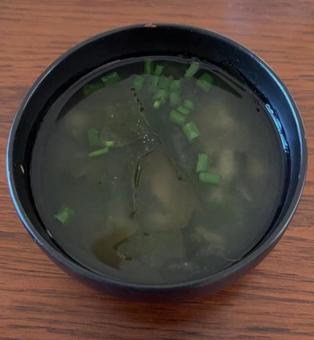 即席シジミみそ汁にやぐらねぎにわかめ 即席シジミみそ汁にやぐらねぎにわかめ シジミみそ汁,みそ汁,即席の写真素材