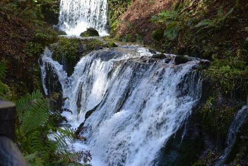 滝 滝 白糸の滝,滝,岩の写真素材