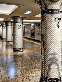 地下道　銀座 地下道,銀座,風景の写真素材