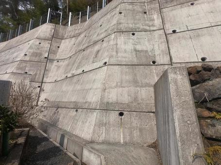 Photo, law surface, retaining wall, slope, 