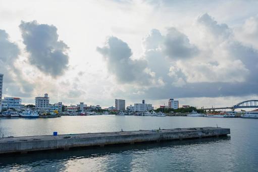 石垣島 港 朝 石垣島 港 朝 港,石垣島,海の写真素材