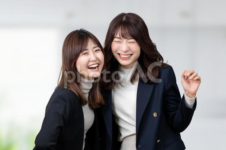 2人の仲良しビジネスウーマン 女性,ビジネス,ビジネスウーマンの写真素材