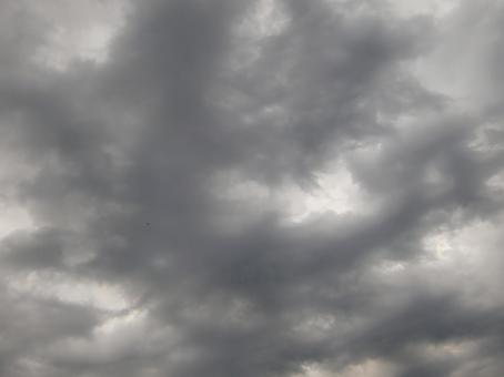 黒い雲-7の写真