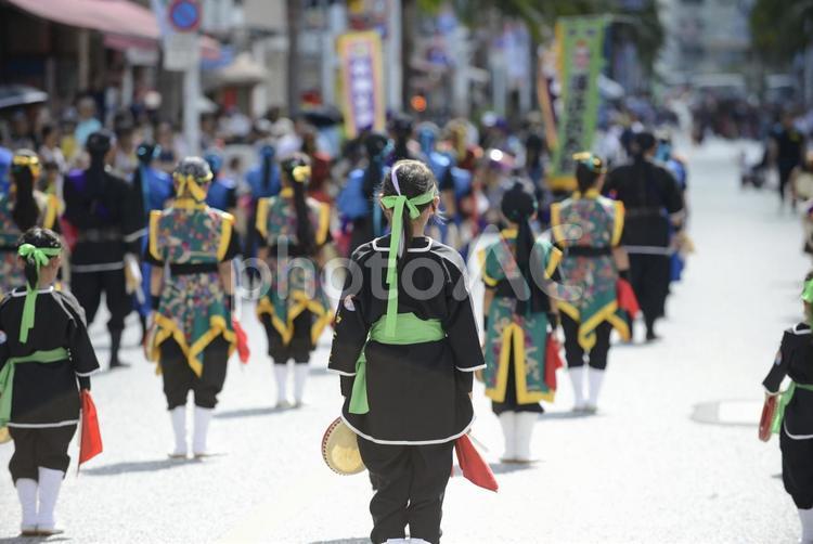 一万人のエイサー踊り隊 一万人のエイサー踊り隊,エイサー,国際通りの写真素材