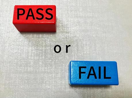 試験の結果「合格」か「不合格」か 試験の結果「合格」か「不合格」かの写真