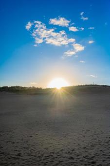 鳥取県　鳥取砂丘の風景 鳥取砂丘,日本の風景,自然の写真素材