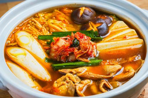 キムチ鍋 キムチ鍋,鍋料理,豚肉の写真素材