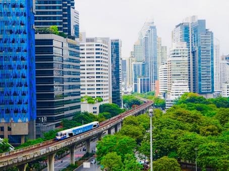 BTSスカイトレインと摩天楼の遠景 BTSスカイトレインと摩天楼の遠景 空,スカイライン,絶景の写真素材
