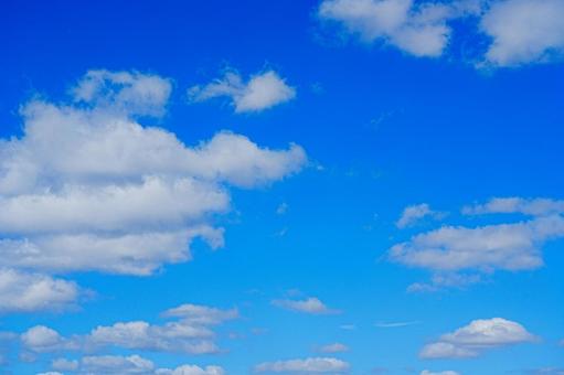 青い空と白い雲 青い空と白い雲の写真