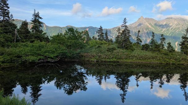 鏡平からの槍ケ岳 鏡平からの槍ケ岳の写真