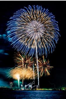 打ち上げ花火 打ち上げ花火の写真