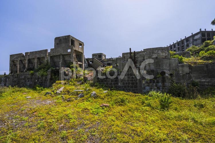 長崎の世界遺産軍艦島の廃墟群 長崎,世界遺産,軍艦島の写真素材