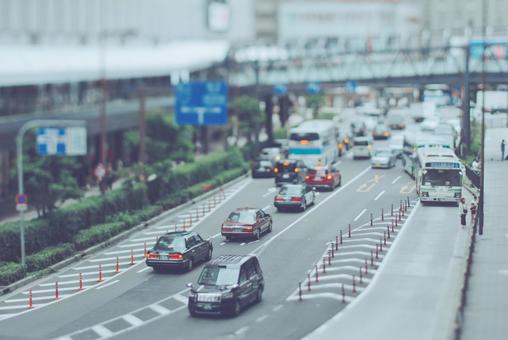 大阪駅周辺の道路風景 大阪駅周辺の道路風景 大阪,大阪市,道路の写真素材