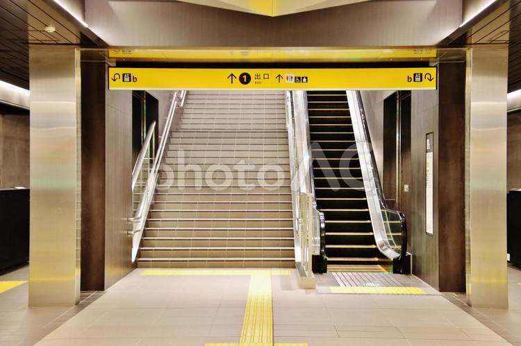 夢洲駅（大阪万博会場最寄駅・大阪市） 夢洲,夢洲駅,プラットホームの写真素材
