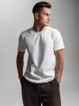 メンズファッション Tシャツ9 メンズファッション Tシャツ9の写真