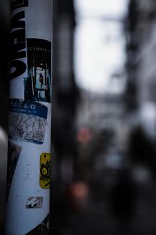 ポールに誰かの痕跡 ポールに誰かの痕跡の写真