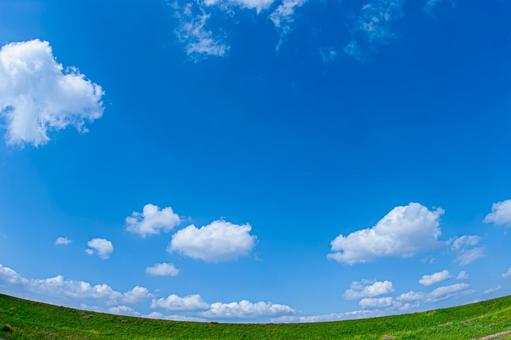 初夏の青空 初夏の青空の写真