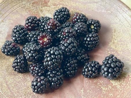 How about some antioxidant blackberries for beauty?, JPG