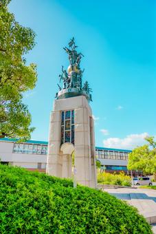 【鳥取】鳥取駅前のモニュメント 鳥取駅,駅前,駅の写真素材