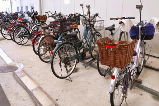 スポーツクラブの駐輪場・自転車置き場 自転車置き場,駐輪場,自転車の写真素材