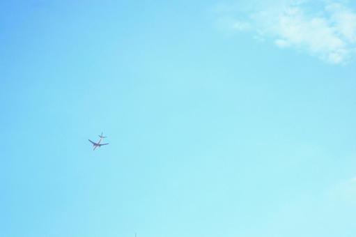 夏空と飛行機　１ 空,ブルー,夏の写真素材