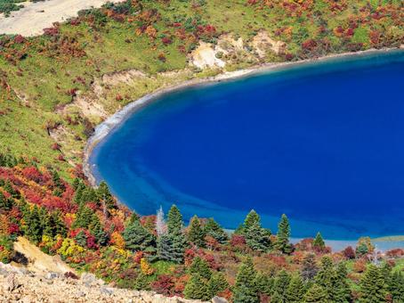 秋の五色沼(魔女の瞳) 秋の五色沼(魔女の瞳) 山,秋,自然の写真素材