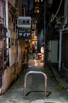 四谷三丁目の路地裏 四谷三丁目の路地裏 路地裏,路地,四谷の写真素材