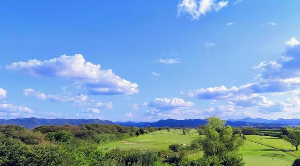 河川敷のゴルフ場と秋の空雲 河川敷のゴルフ場と秋の空雲 ゴルフ場,河川敷,斐伊川の写真素材