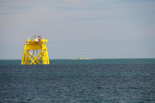 風力発電機の足場 風力発電機の足場 足場,水面,海面の写真素材