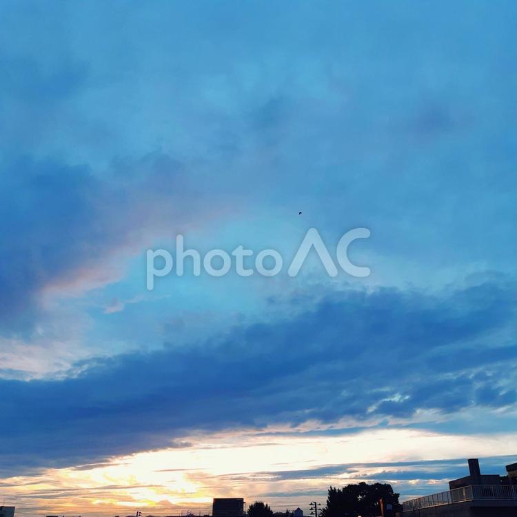 夕暮れの空 夕焼け空,夕暮れ,夕日の写真素材